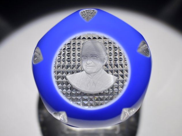 Baccarat Truman Sulphide Cameo