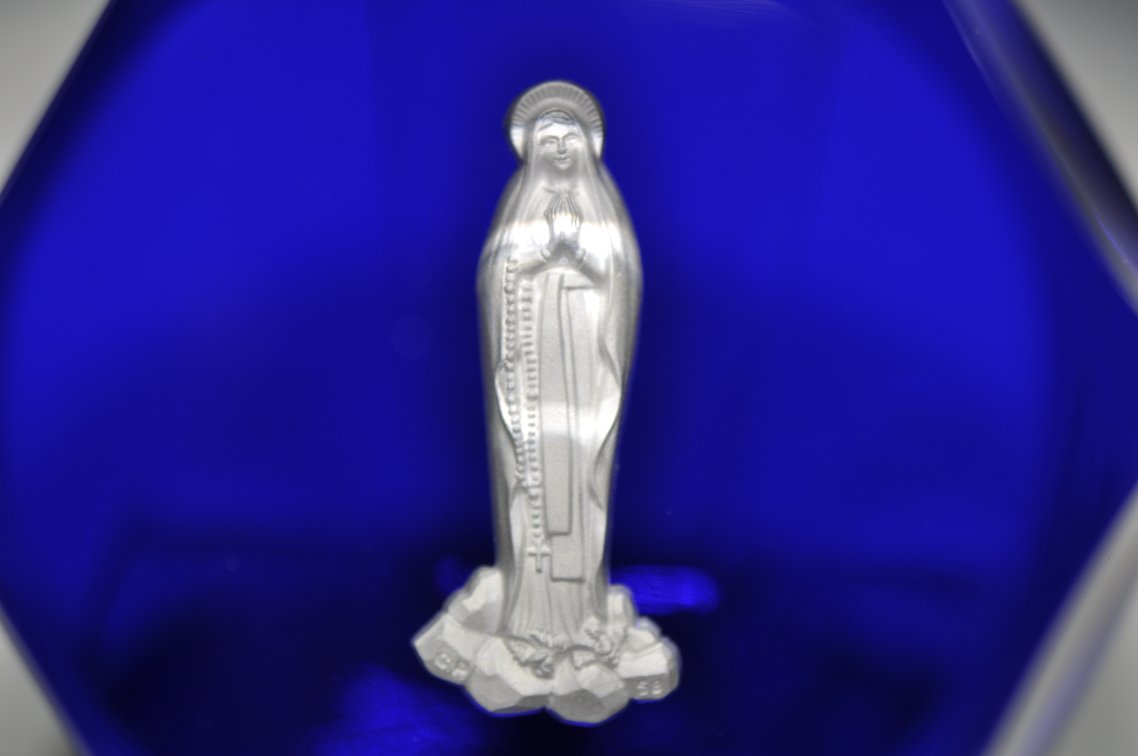 Baccarat 1958 Sulphide Paperweight