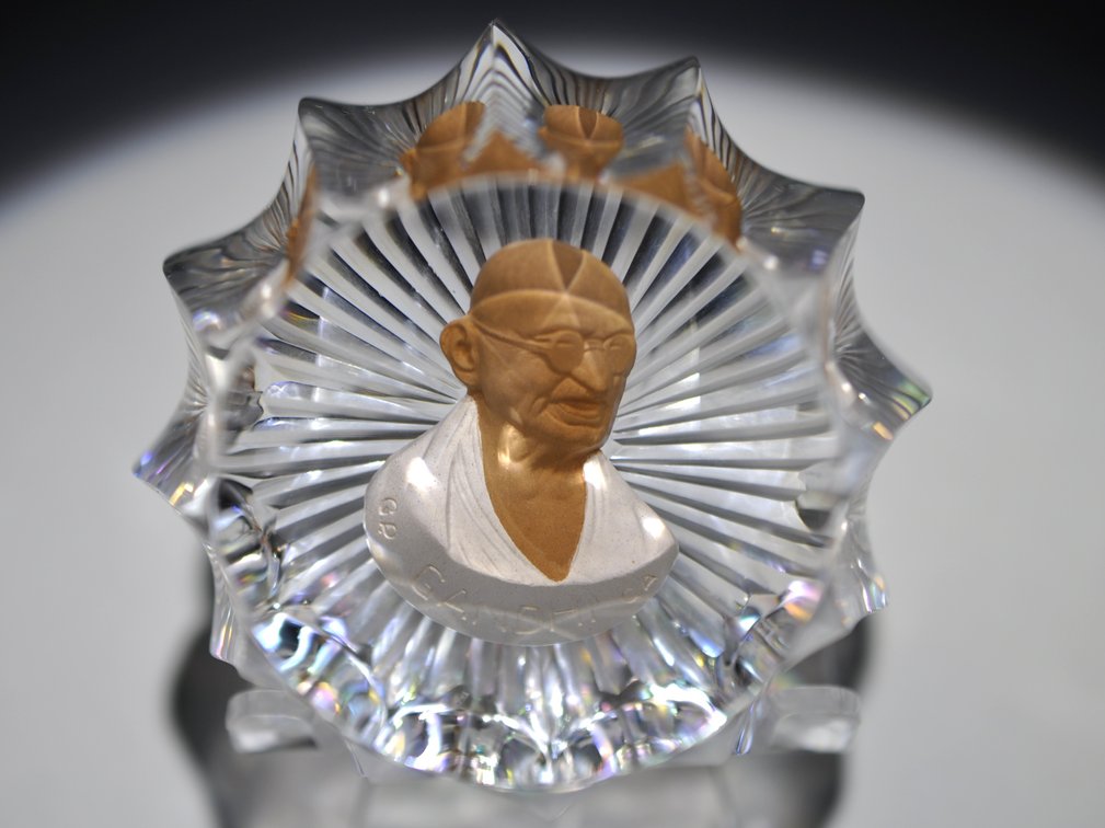 Cristal d'Albret Gandhi Cameo Paperweight