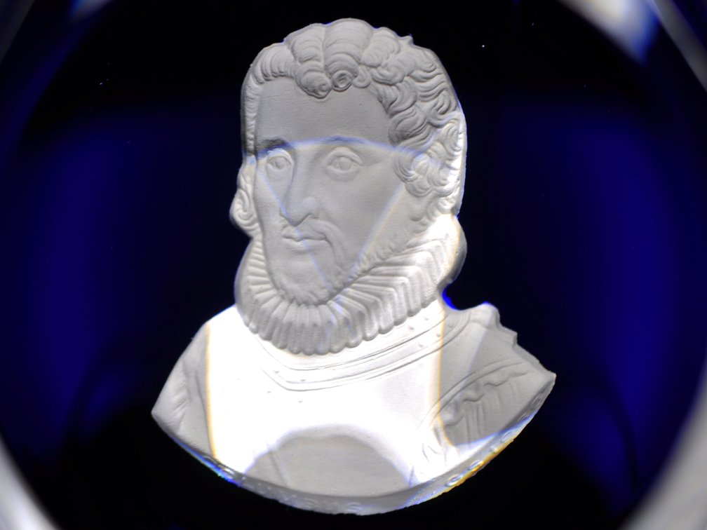 Cristal d'Albret  Columbus Sulphide Overlay Paperweight