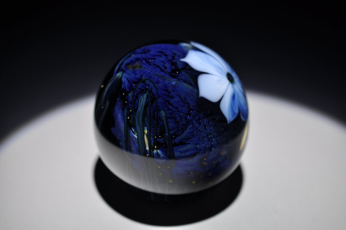 Josh Simpson Shimmering Flower Paperweight, photo 9 of 9