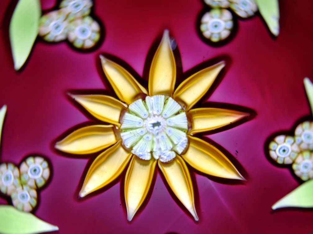 Perthshire 1979 Yellow Lampwork Flower