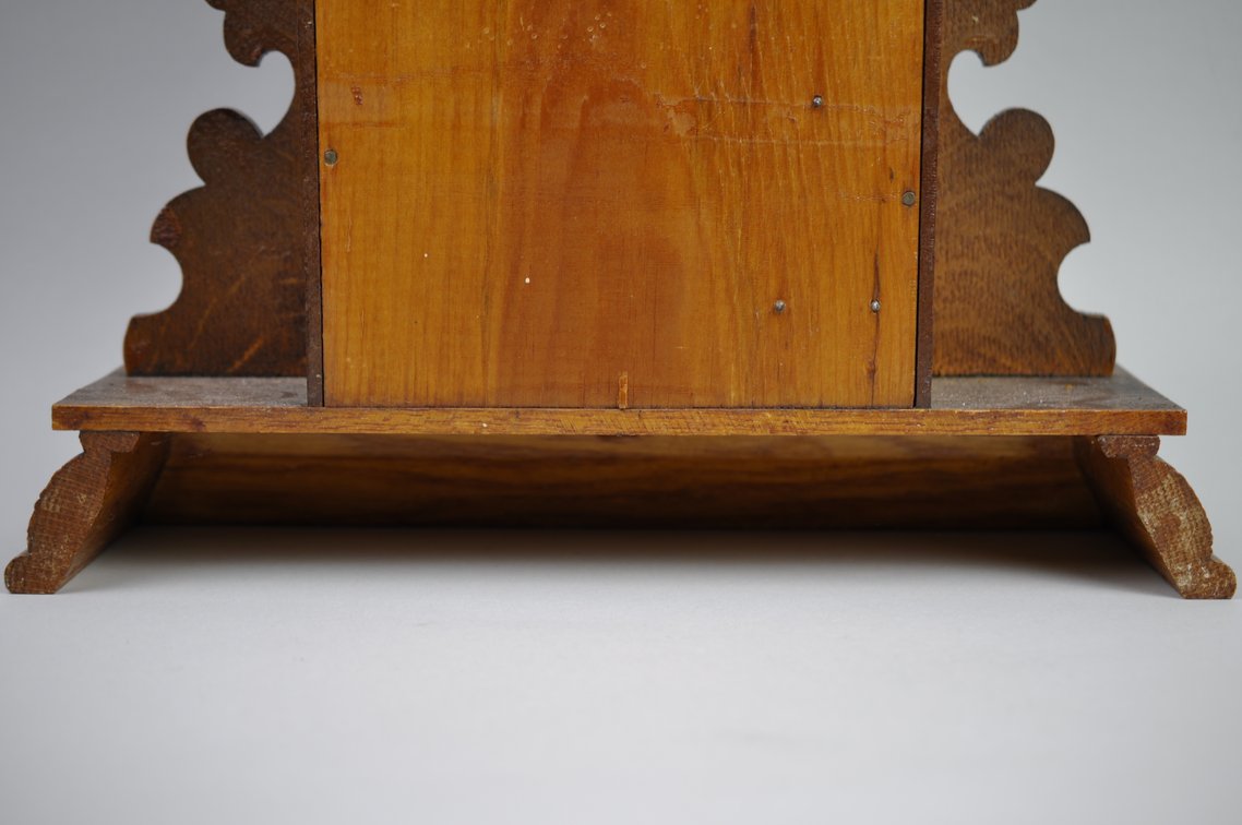 E. Ingraham Gingerbread Clock, photo 13 of 14