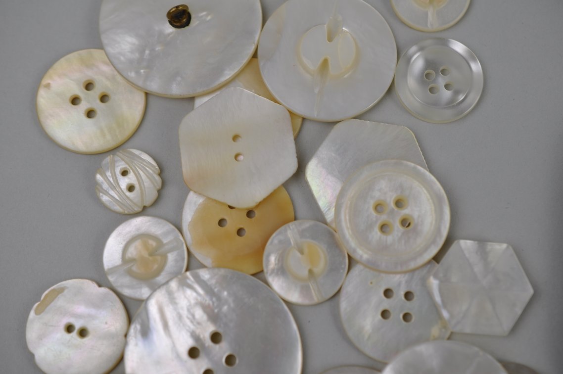 Mother of Pearl Shell Metal Buttons Buckles Accessories