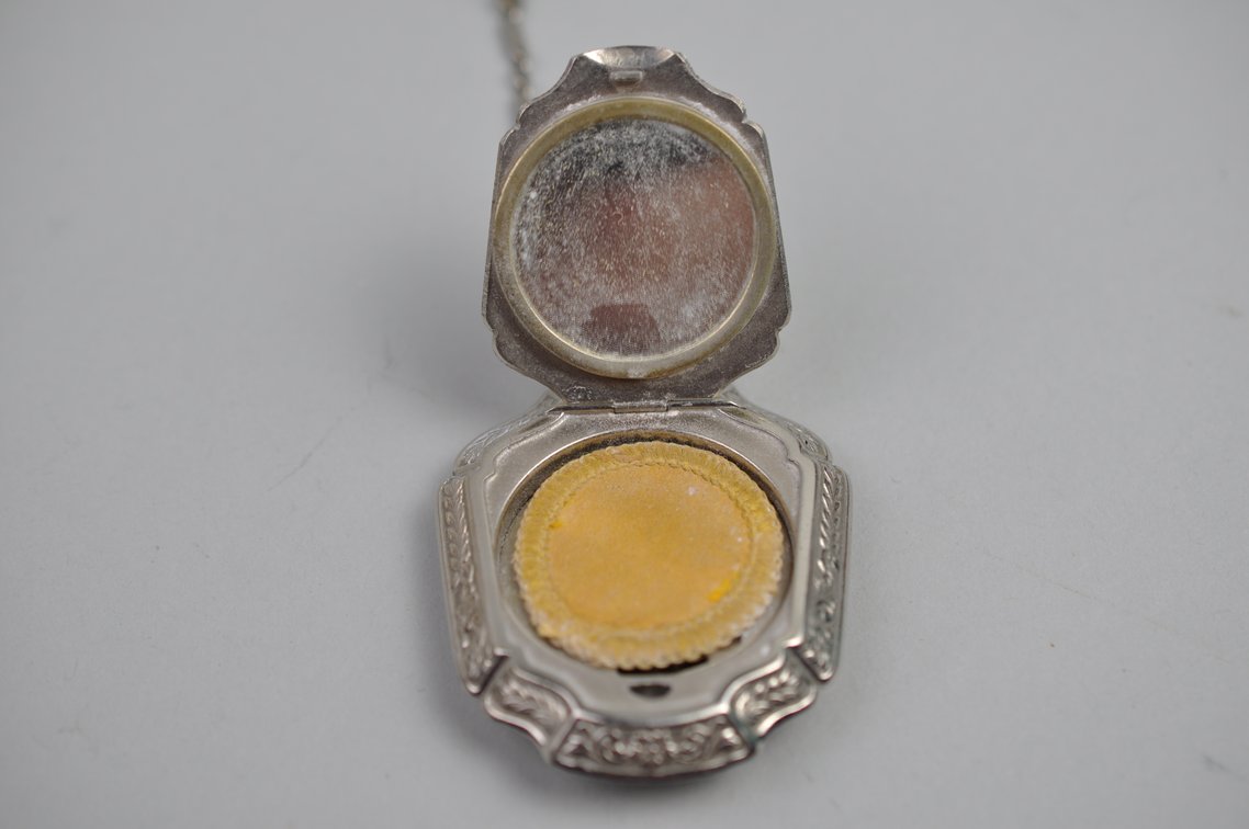 Compacts, Mirror, Perfume Vanity Fashion Accessories