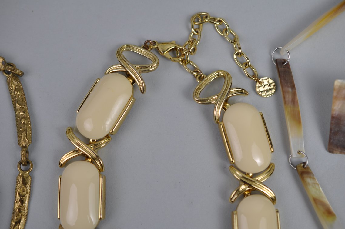 Costume Jewelry Gold Tone Cream, photo 11 of 16