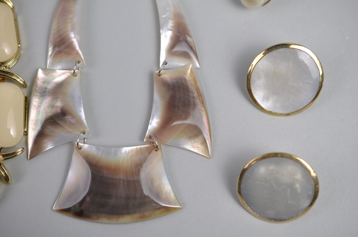 Costume Jewelry Gold Tone Cream, photo 13 of 16