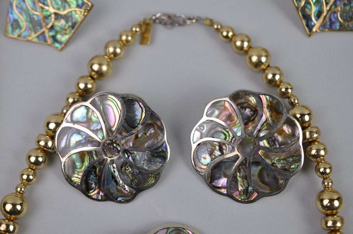 Costume Jewelry Gold Tone Cream