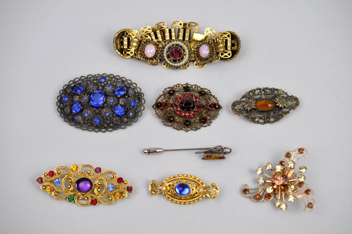 Brooch Pins Czech Glass Victorian Revival Art Deco
