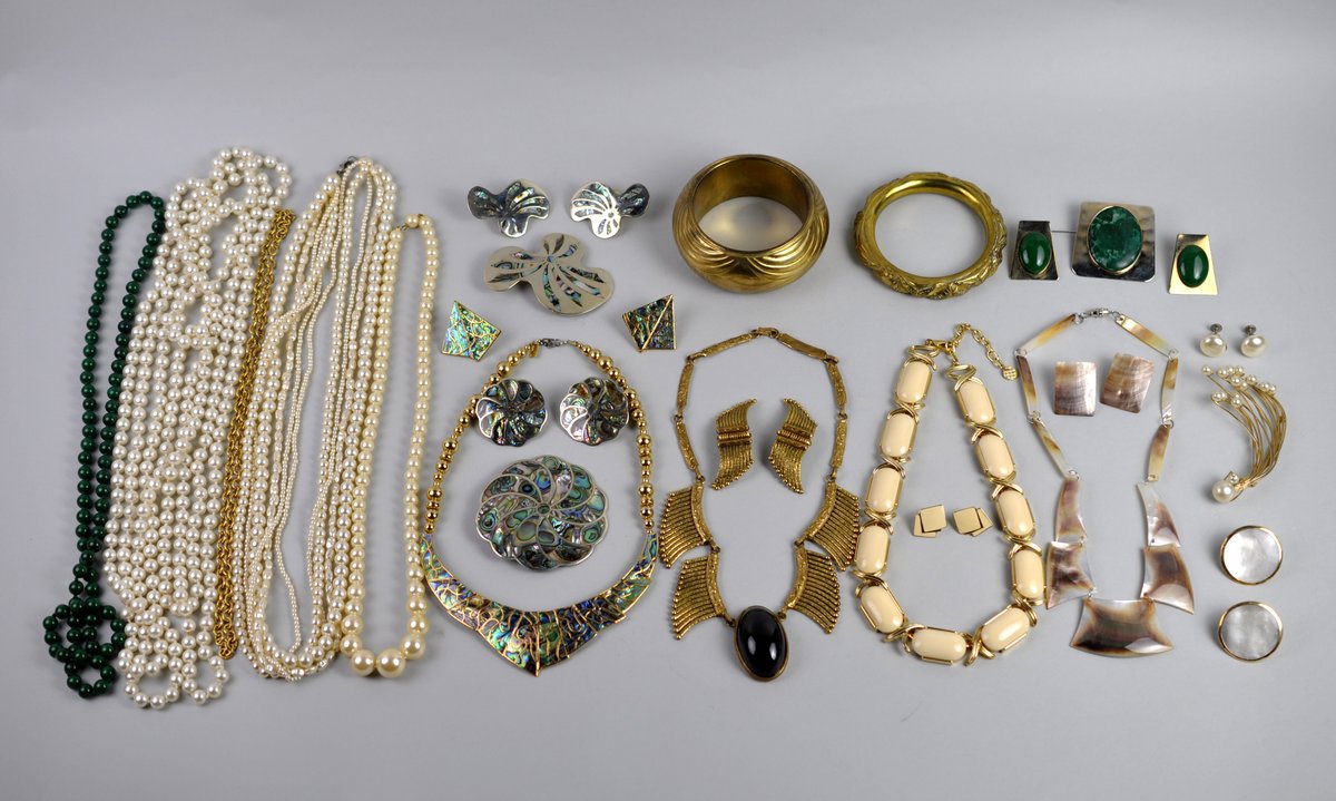 Costume Jewelry Gold Tone Cream