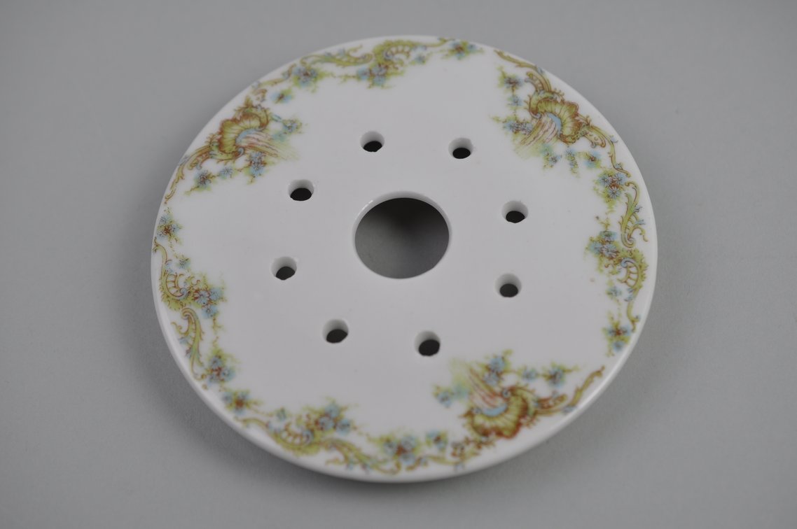 78 Piece Theodore Haviland China Collection, photo 38 of 93