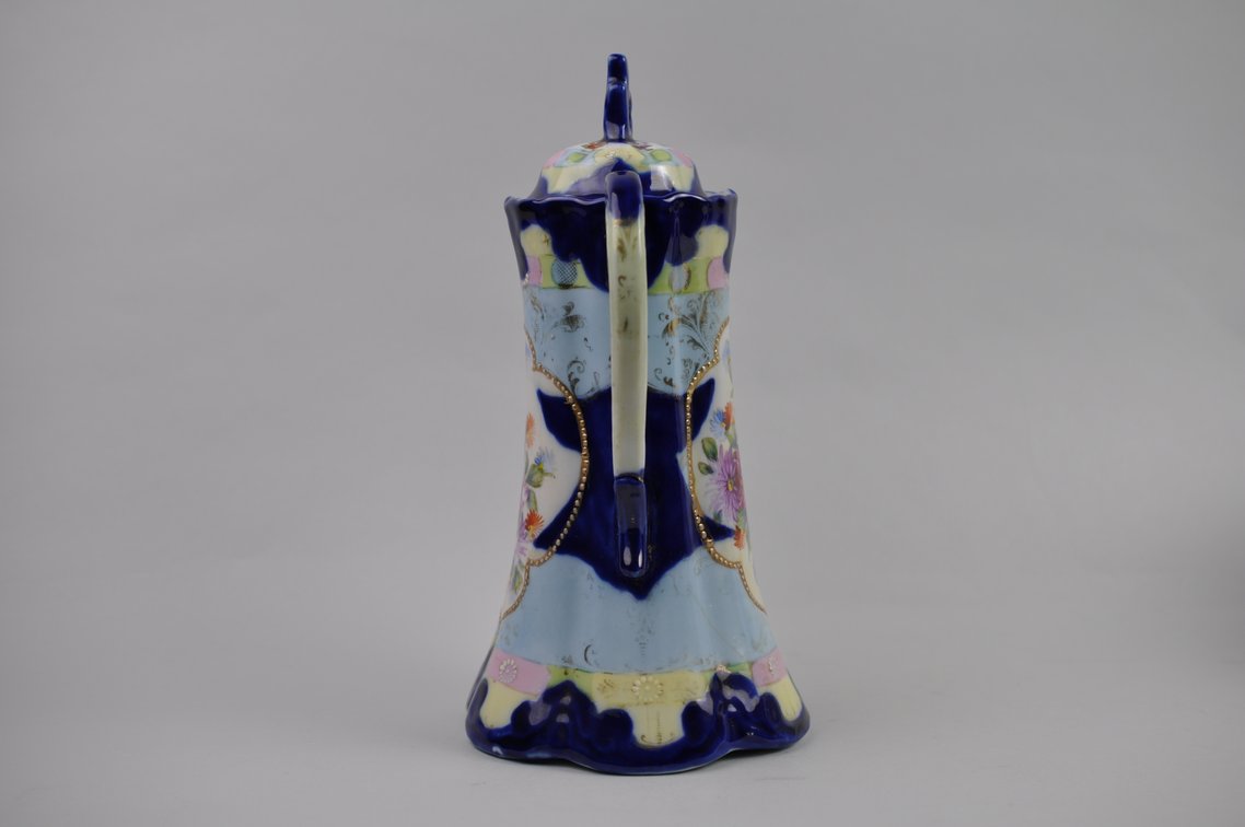 Collection of Porcelain Drink Pots, photo 12 of 45