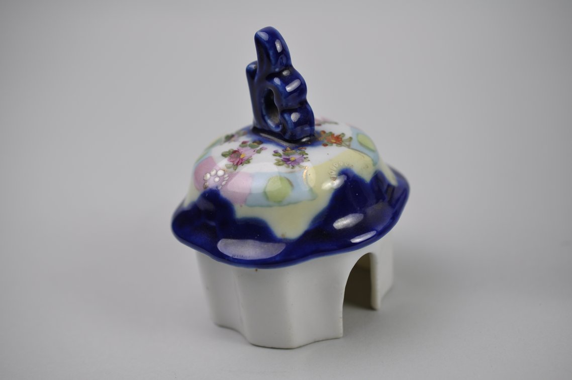 Collection of Porcelain Drink Pots, photo 14 of 45
