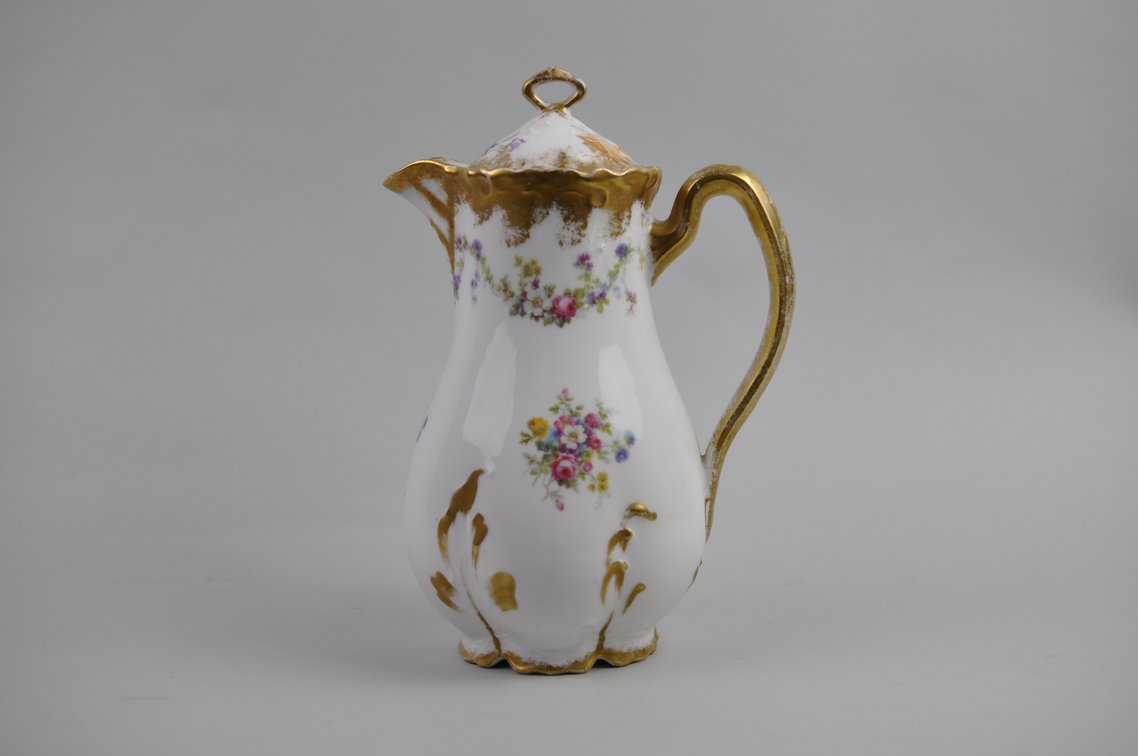 Collection of Porcelain Drink Pots, photo 35 of 45