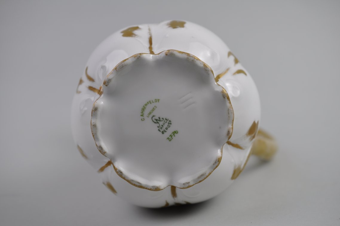 Collection of Porcelain Drink Pots, photo 44 of 45