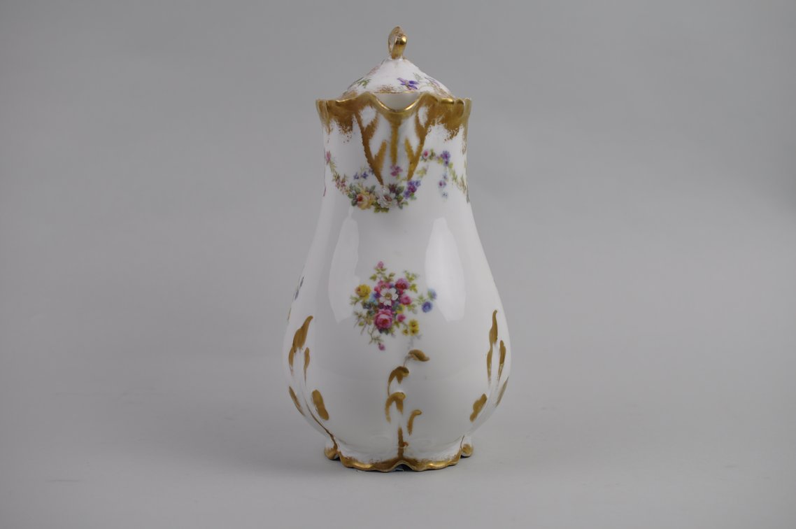 Collection of Porcelain Drink Pots, photo 39 of 45