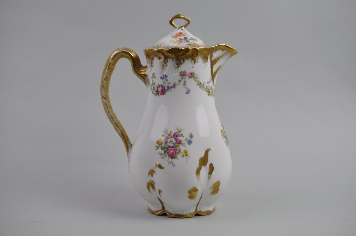 Collection of Porcelain Drink Pots, photo 40 of 45
