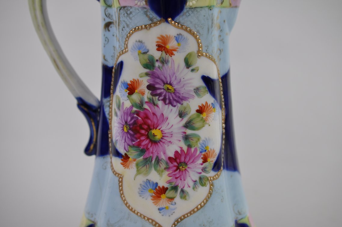 Collection of Porcelain Drink Pots, photo 10 of 45