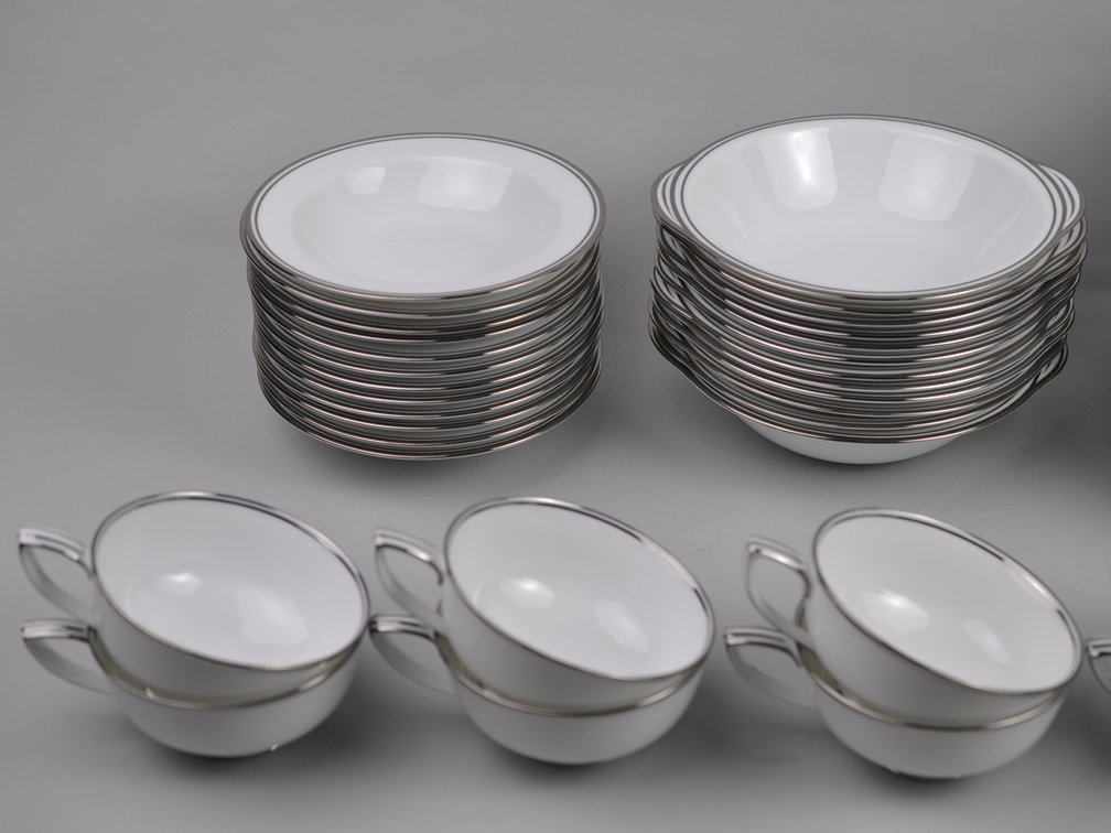 Noritake Fine China Winston Set