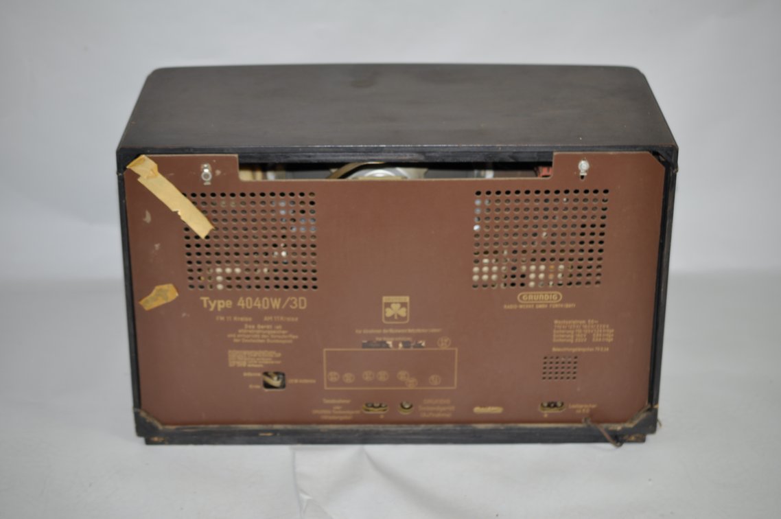 Grundig Post-War Tube Radio, photo 11 of 16