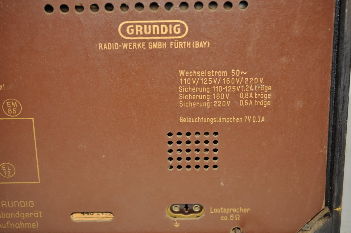 Grundig Post-War Tube Radio, photo 14 of 16