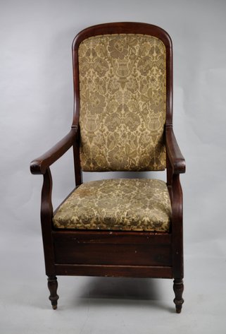 Commode Throne with Gazunder Pot