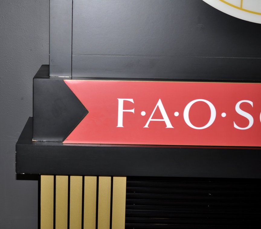 FAO Schwarz Store Face Clock