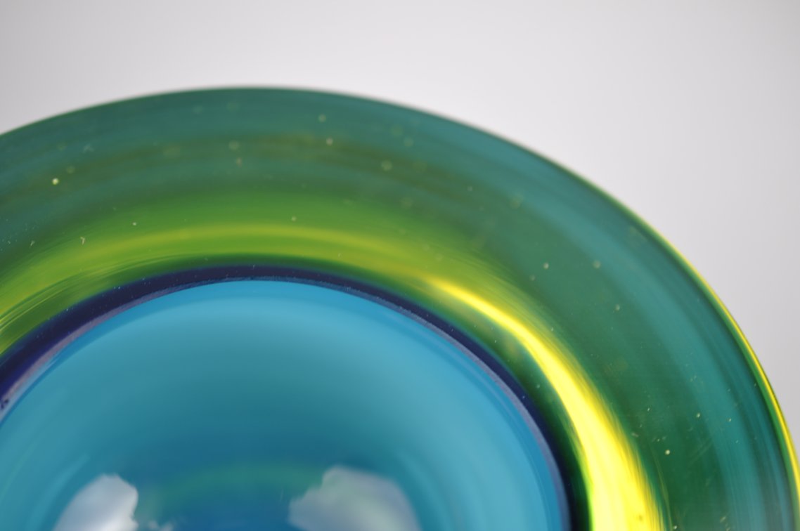 Fluorescent Sommerso Murano Glass Bowl, photo 13 of 14