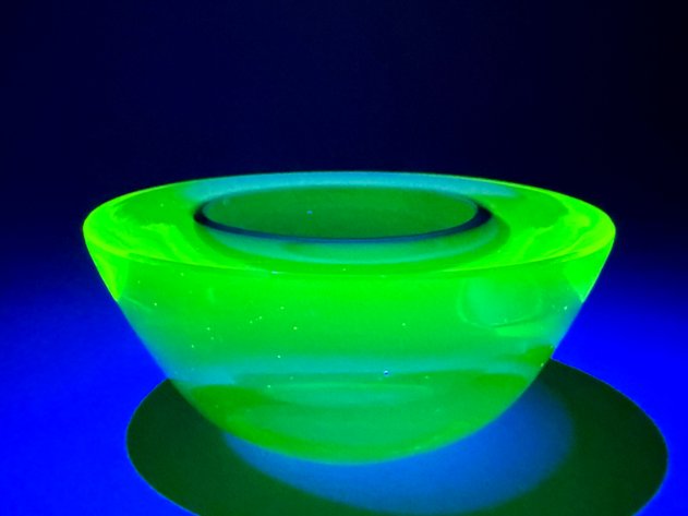 Fluorescent Sommerso Murano Glass Bowl