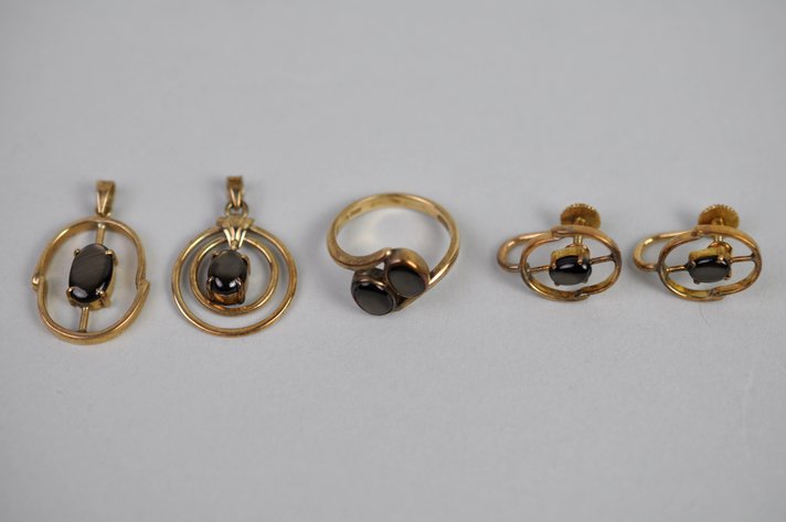 14k Gold Black Star Sapphire Jewelry Set