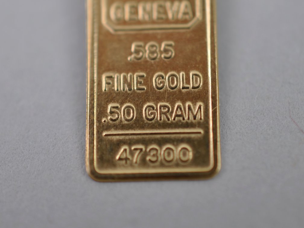 14K Yellow Gold "Bar" Charm
