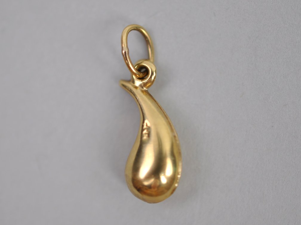 14K Gold Teardrop Pendant