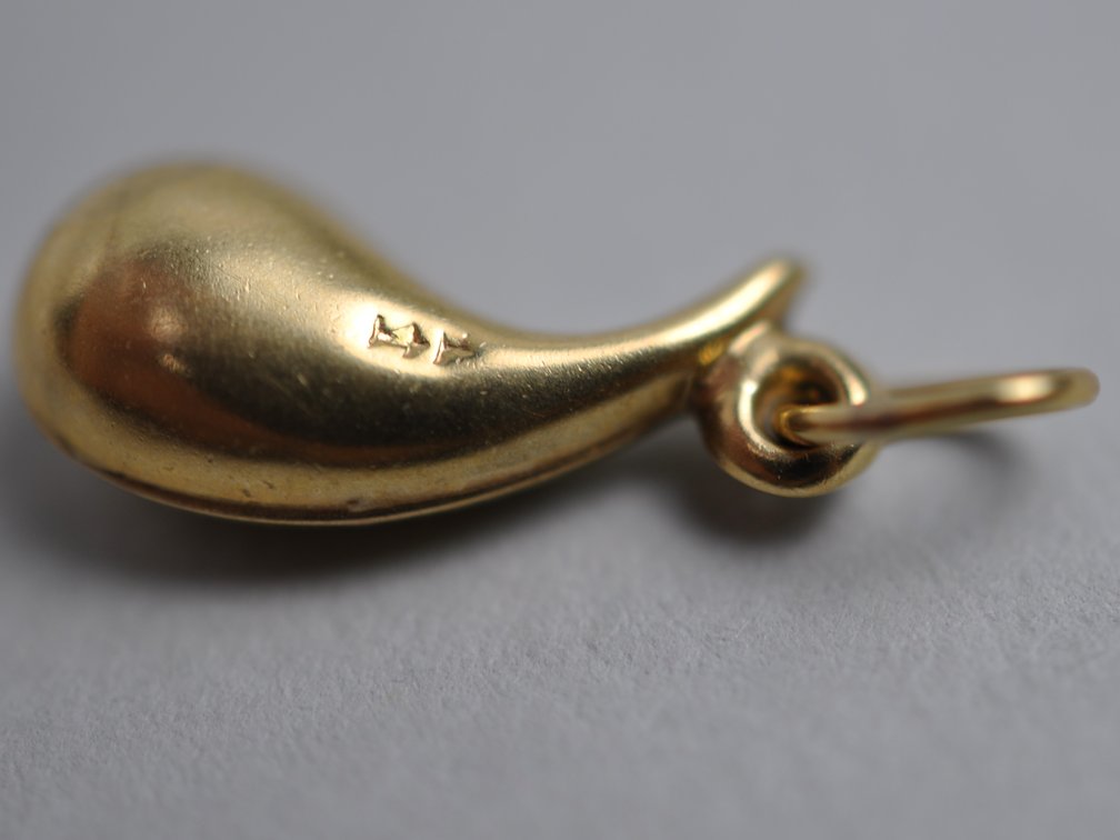 14K Gold Teardrop Pendant