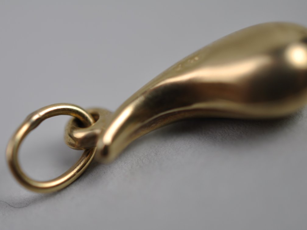 14K Gold Teardrop Pendant