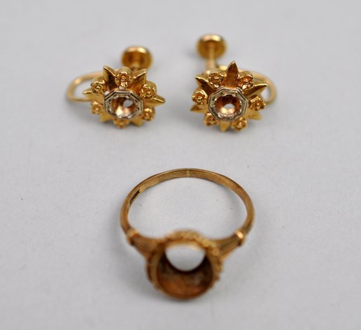 10K Gold Earrings & Ring Setting