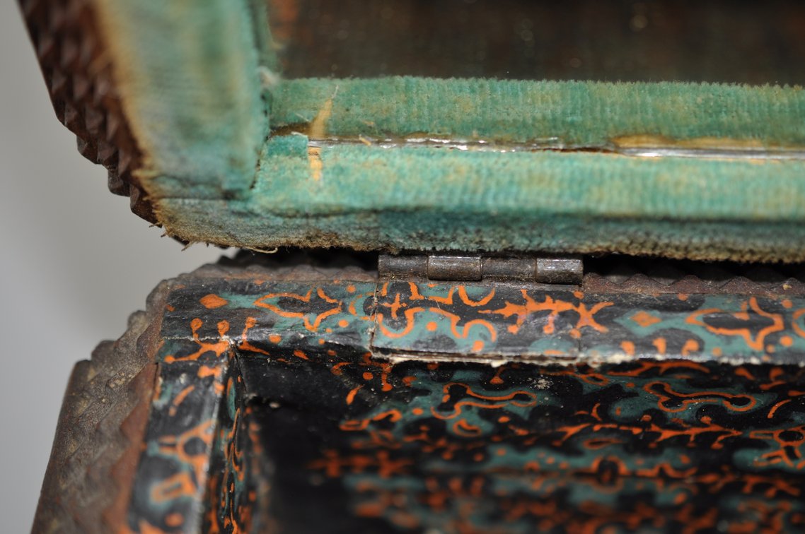 Antique Tramp Art Jewelry Box, photo 20 of 21