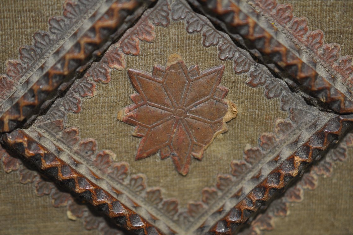 Antique Tramp Art Jewelry Box, photo 12 of 21