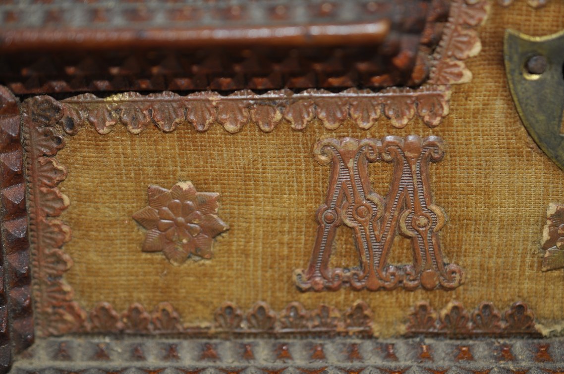 Antique Tramp Art Jewelry Box, photo 10 of 21