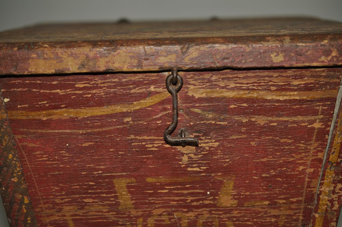 Primitive Wooden Keystone Corn Planter Box