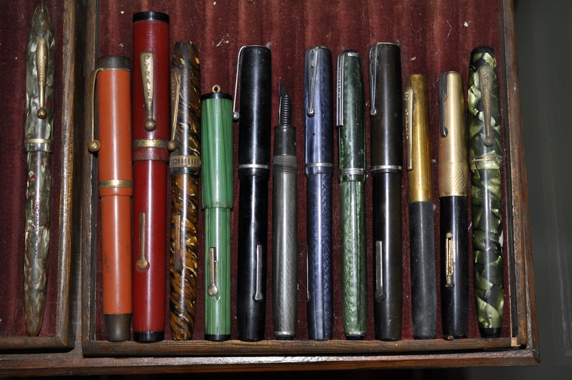 Attributed Aikin Lambert Display w Pens/Boxes, photo 4 of 17