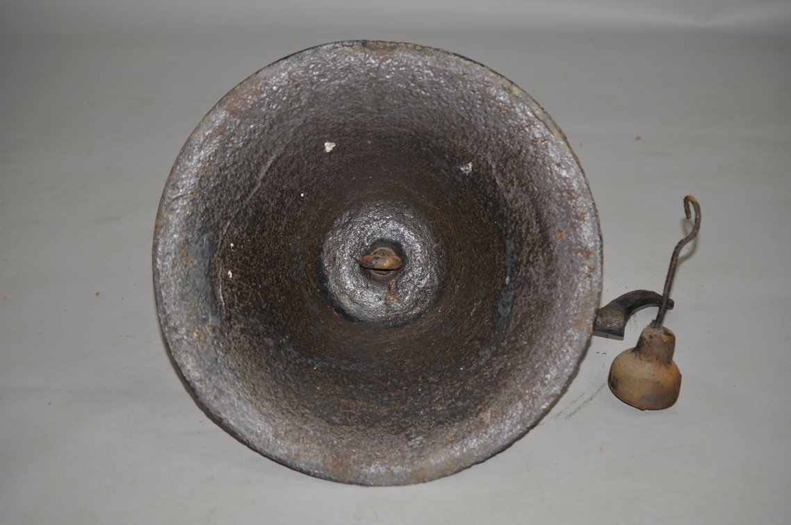 C.S. Bell Co. No. 2 Farm Bell, photo 8 of 13