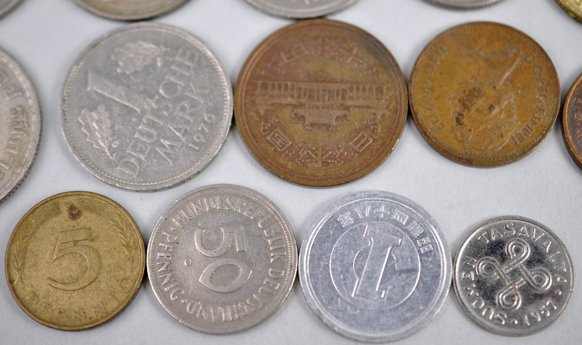 Great Britain Coin Set & World Currency Collection