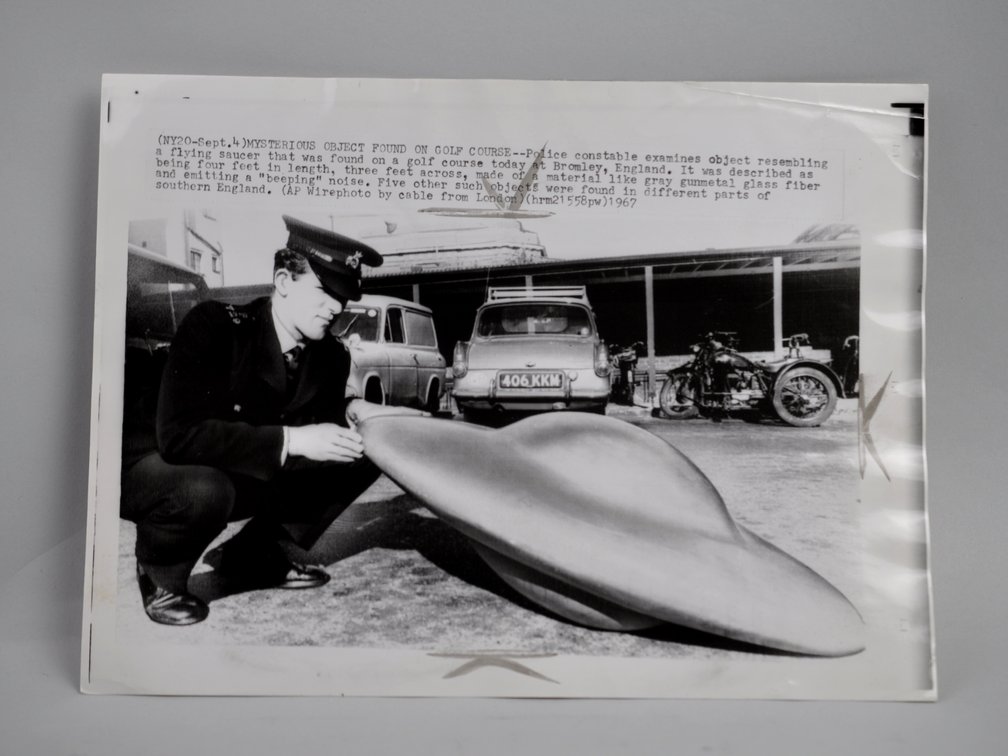 1967 AP Wirephoto Bromley Flying Saucer