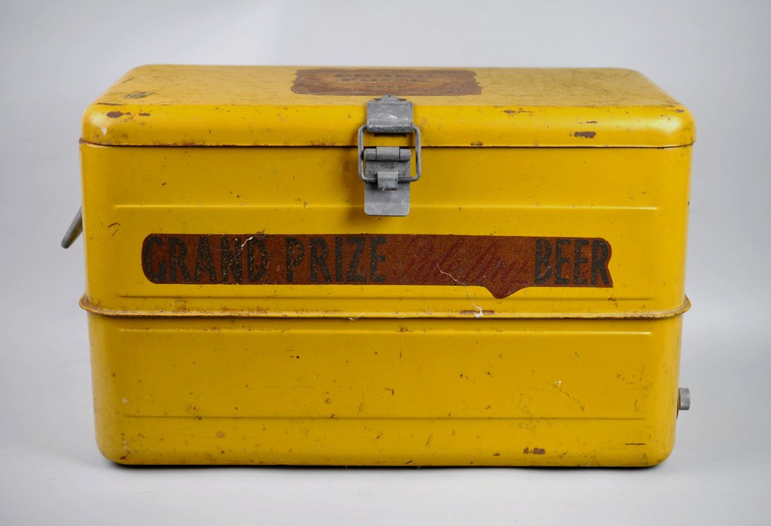 Vintage Grand Prize Pale Dry Beer Cooler