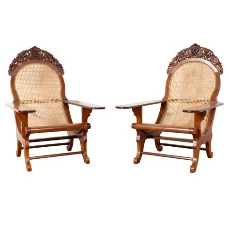 A pair of butaca (lounging chairs) with Catmon motif