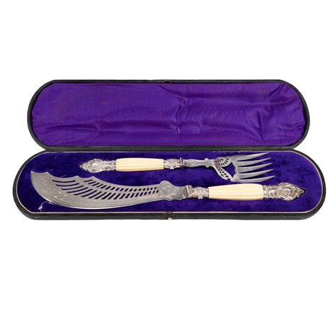 A two-piece fish cutlery set