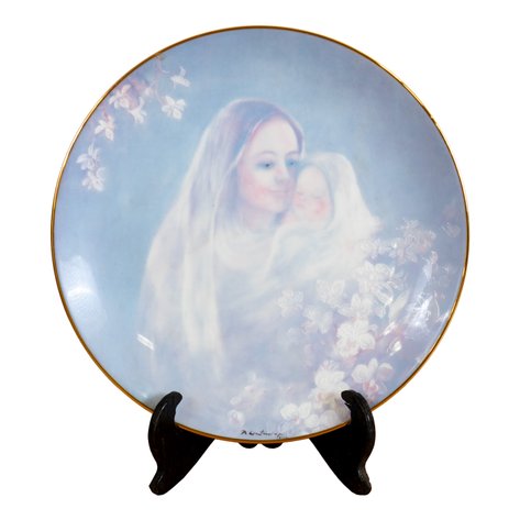 Noritake - A lot of 3 limited-edition ceramic plates by Betsy Westendorp, Jose V. Blanco, and Merci Melchor