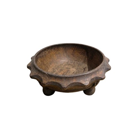 A large scalloped duyu with carved hand and feet