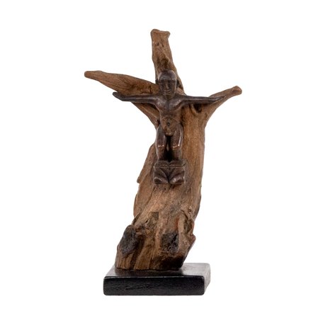 A small dancing bulul figure
