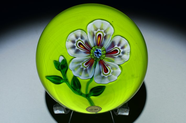 St. Louis White Lampwork Blossom 1973